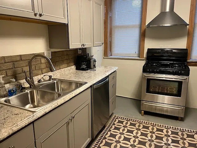 1 bed, 1250 sqft, $2,100 — Photo 4