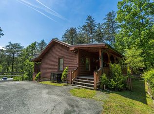 2917 Barnes Dr, Sevierville, TN 37862