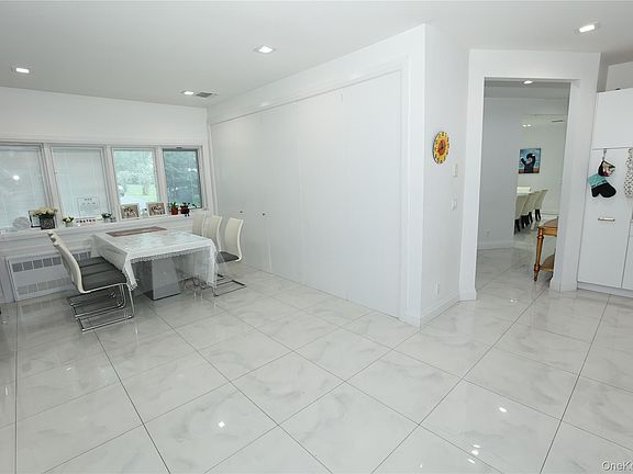 3rd image of 29 Albert Drive