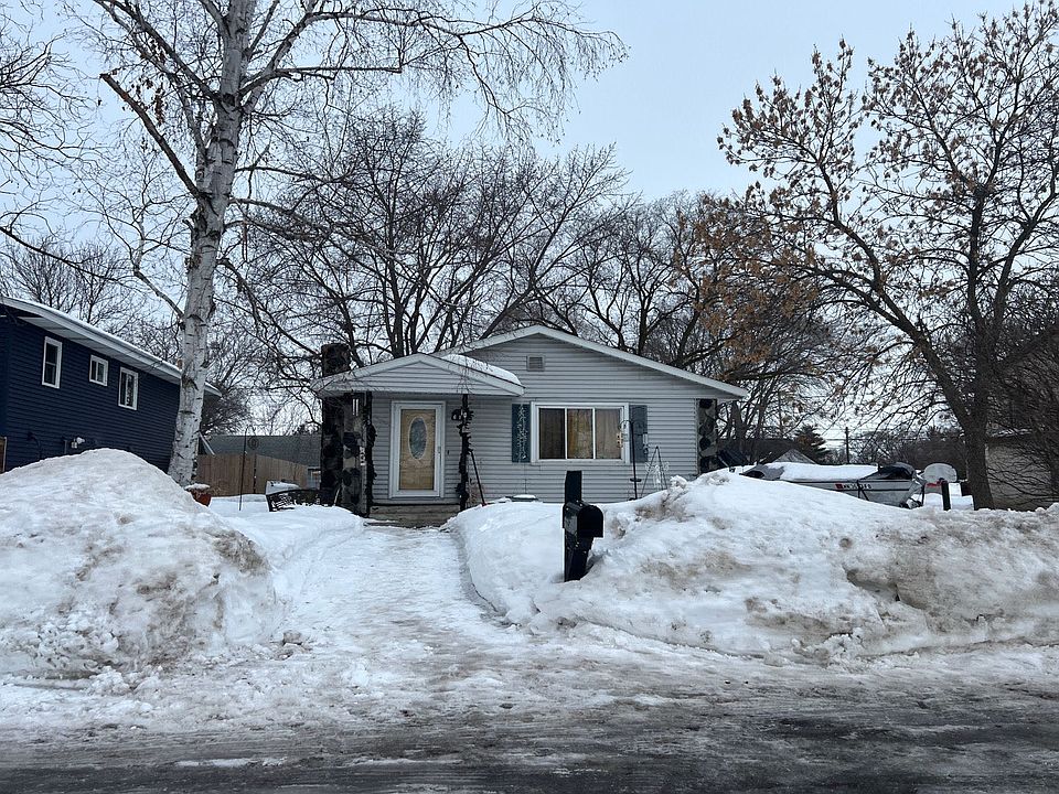 1st image of 615 21st Ave N