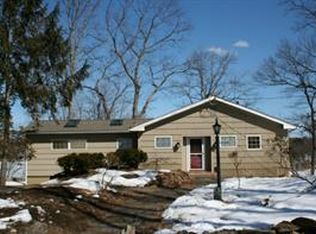 6 Lake Cir, New Fairfield, CT 06812