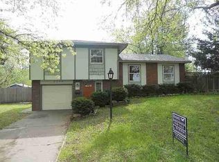 3200 SW Arnold Ave, Topeka, KS 66614