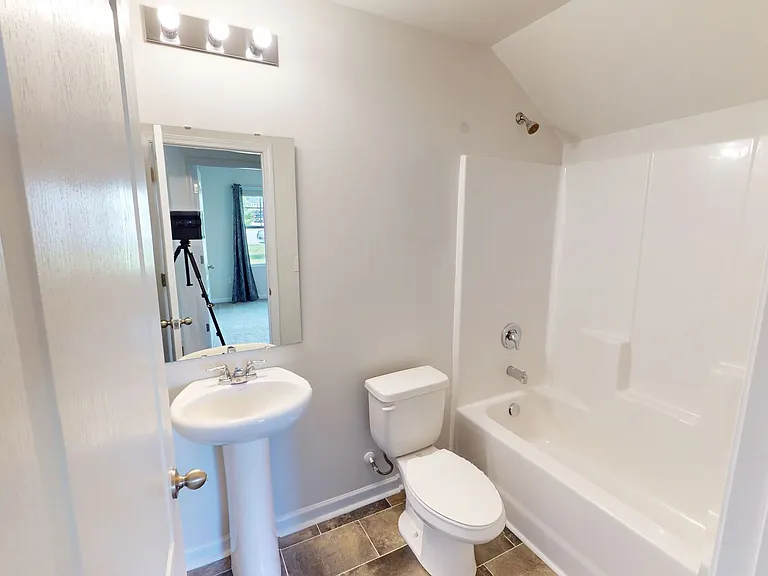 517 Phoenix Ln — Photo 11