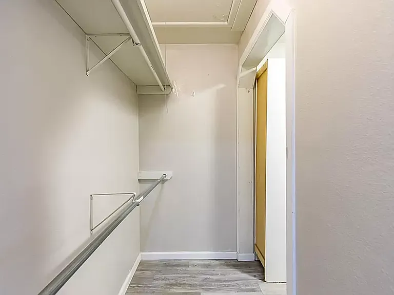 4634 Fordham St — Photo 38