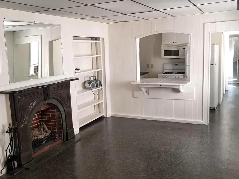 1923 E Pratt St #2R — Photo 3