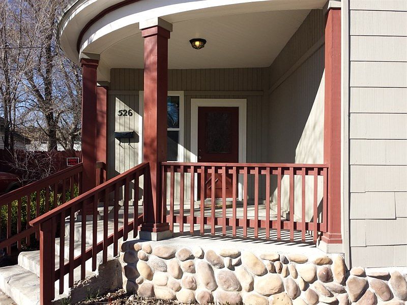 2nd image of 526 16th St