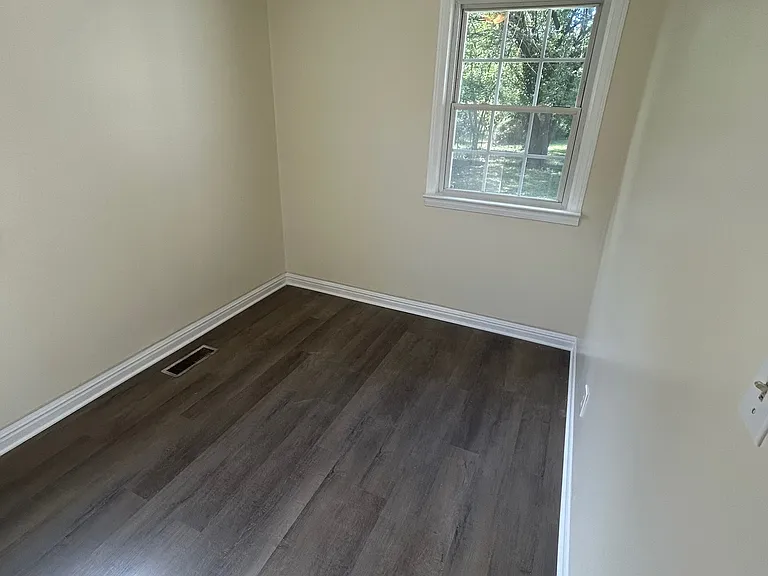 2805 Victory Dr — Photo 5