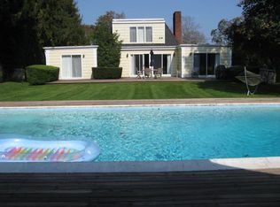 111 Old Town Rd, Southampton, NY 11968