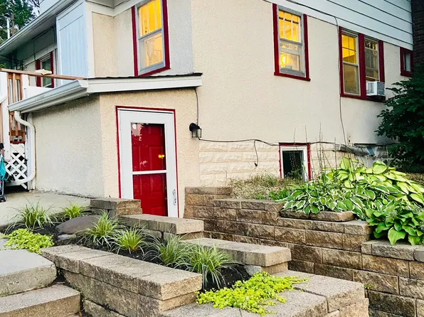 1517 Como Ave APT B, Saint Paul, MN 55108