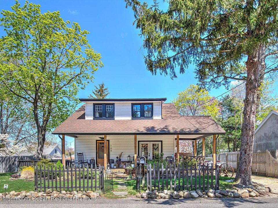 1st image of 109 Forepeak Ave