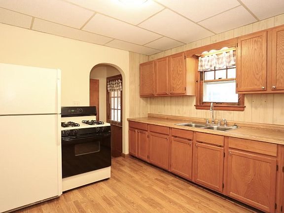 4th image of 1630 Margaret St