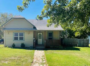147 S Cedar St, Marion, KS 66861