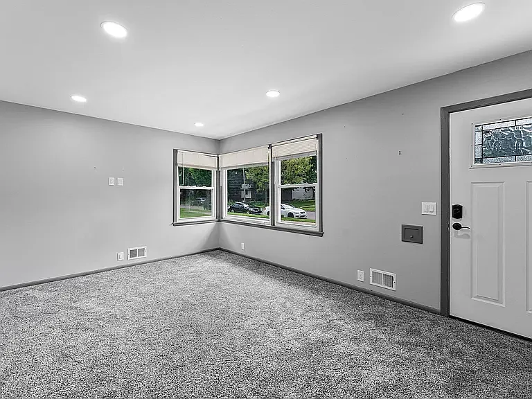5146 Vincent Ave N #1 — Photo 7