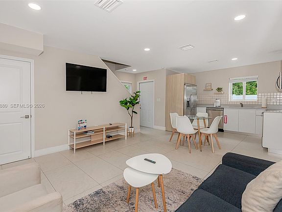5th image of 507 NW 8th Ave #1