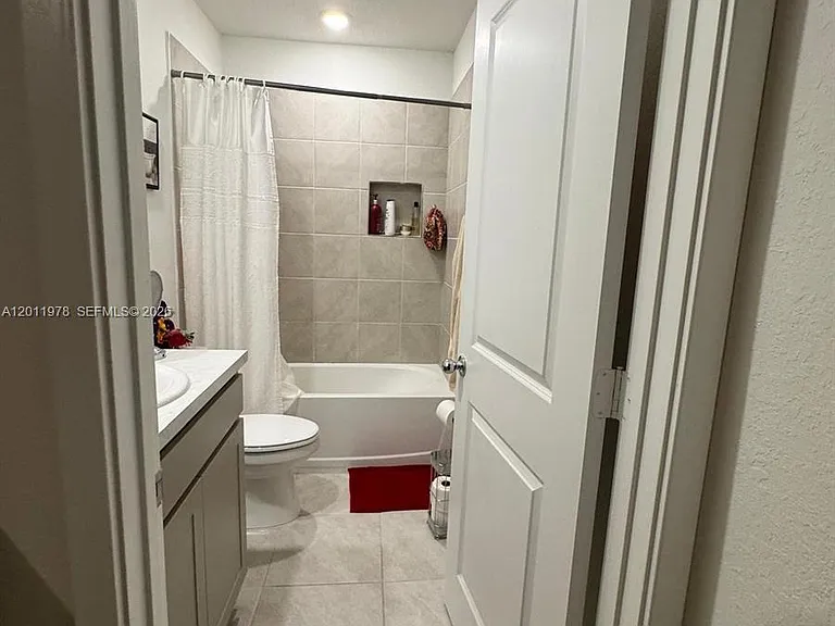 338 NE 1st Dr #338 — Photo 6