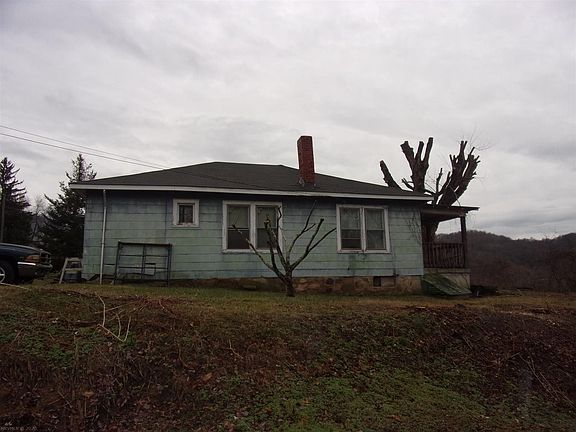 3rd image of 418 Virginia Ave