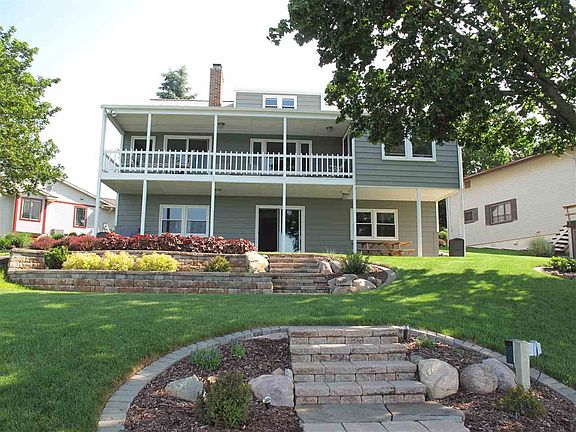 2nd image of 211 Bedford Dr