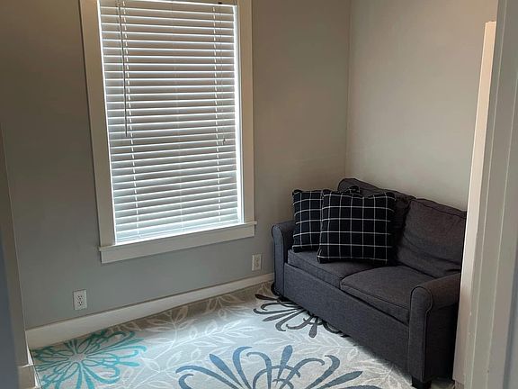 Bedroom includes pull out twin couch or couch can be removed