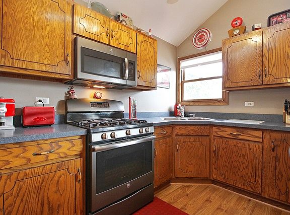 4th image of 1357 Argyle Ln S