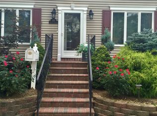 689 Stanton Ave, Baldwin, NY 11510