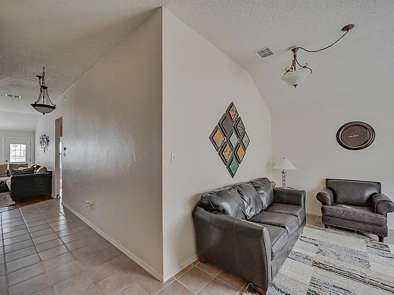 4th image of 1030 Singletree Dr