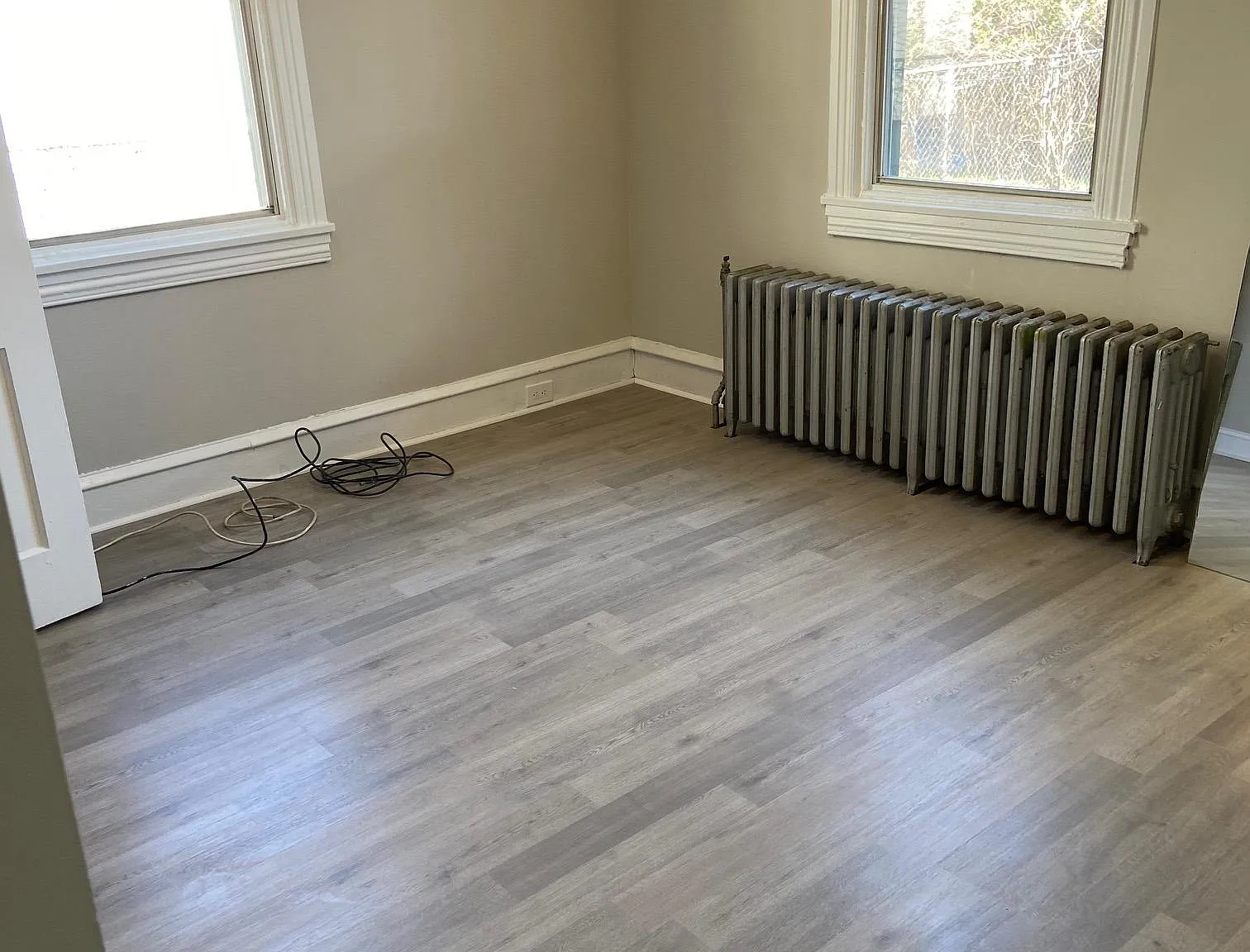 2 bed, 800 sqft, $1,600 — Photo 1