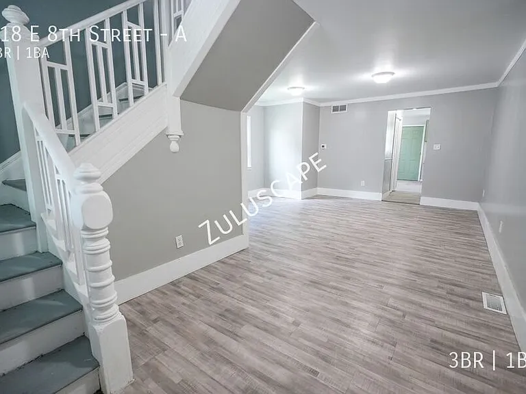 218 E 8th St #A — Photo 2