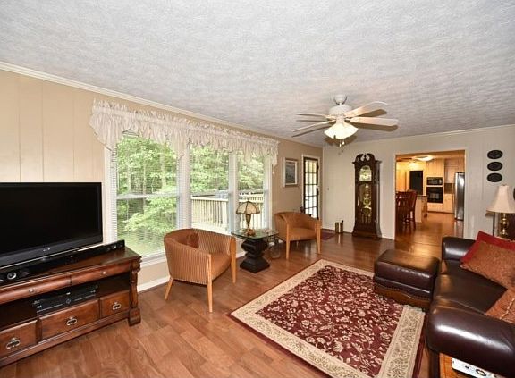 5th image of 3928 Valley Park Dr