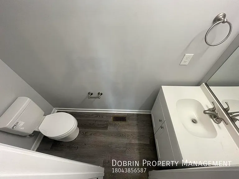 2053 Moore St — Photo 6