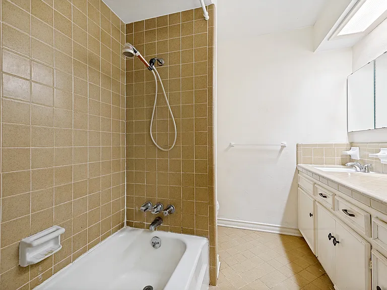 7726 Dentcrest Dr — Photo 12