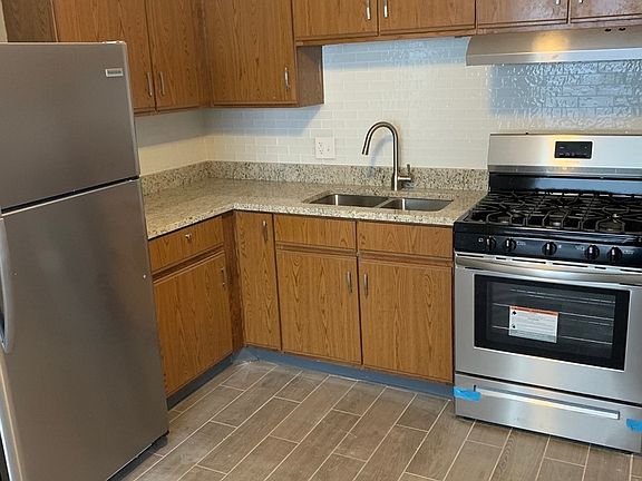 5th image of 1008 Cypress Ln