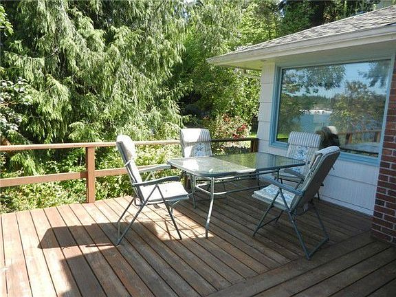 4th image of 2115 E Phinney Bay Dr