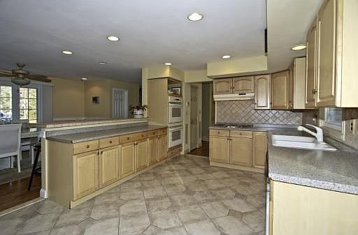 5th image of 11 Culver Dr