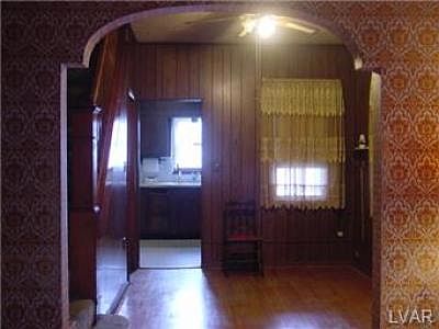 4th image of 447 E 11th St