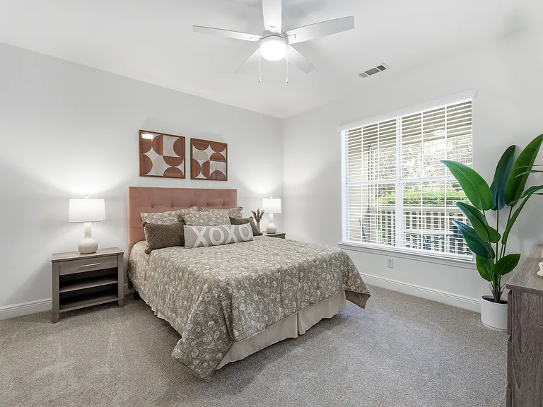 The Regent Apartment Homes — Photo 29