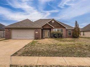 1221 Kensington Dr, Centerton, AR 72719