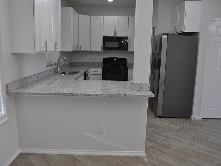 2344 Murphy Ct — Photo 4