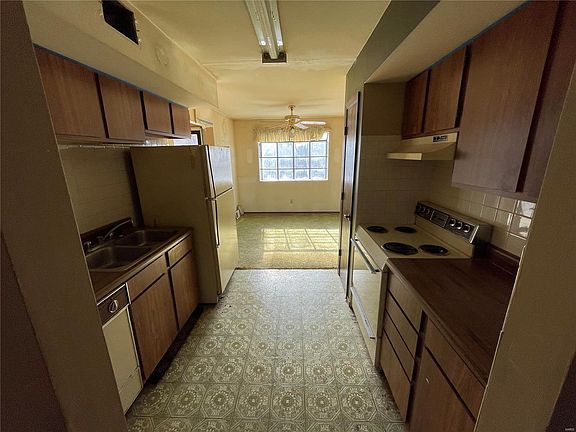 4th image of 6462 White Cap Ln APT B