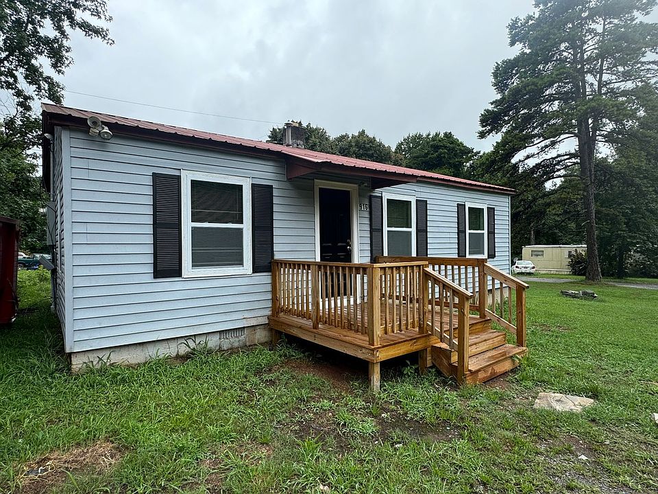 1st image of 916 Mountain Crest Dr