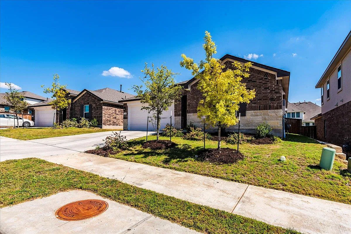 4 bed, 2.0 bath, 1725 sqft, $2,100 — Photo 4