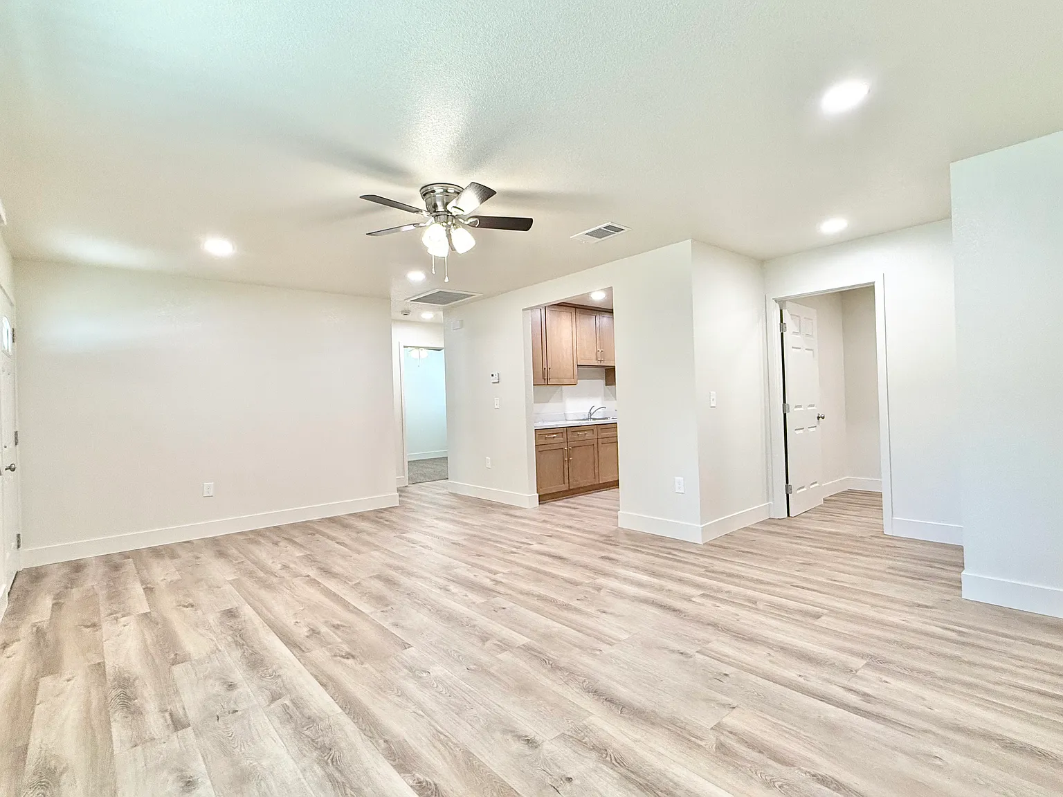 2 bed, 1265 sqft, $2,095 — Photo 3