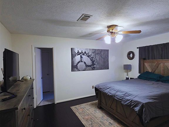 3rd image of 10302 Windriver Dr