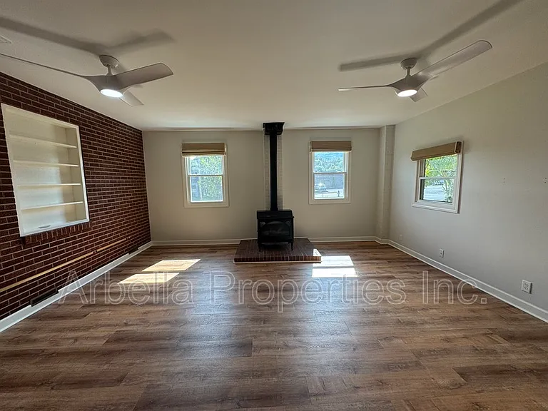 1713 Seward Dr — Photo 15