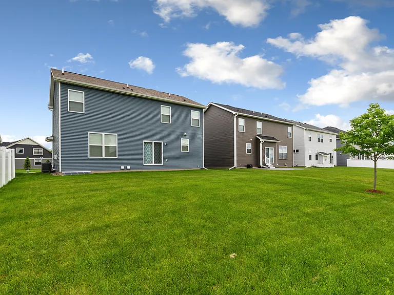 18109 Glacier Way — Photo 34