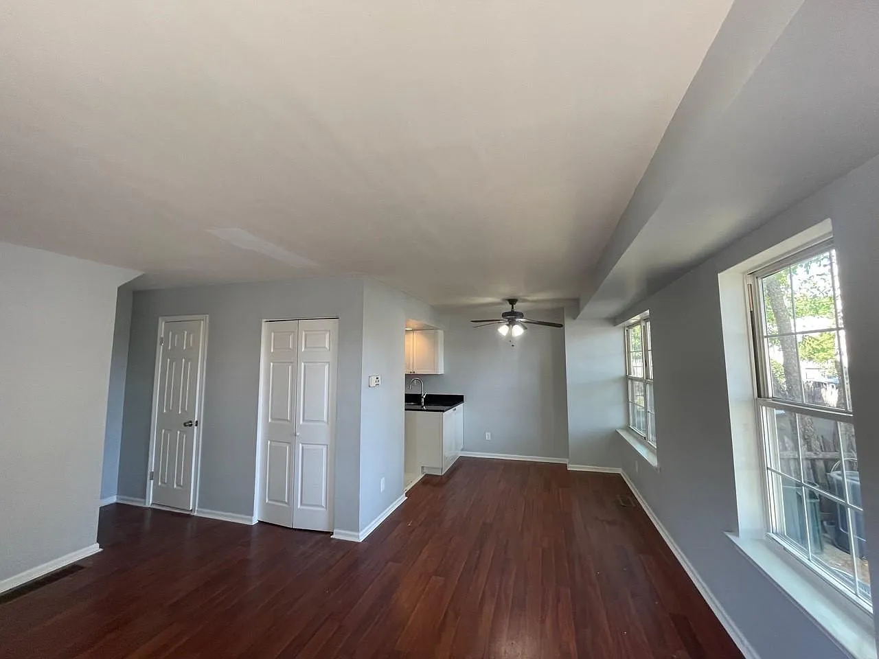 2035 Grant Ave — Photo 2
