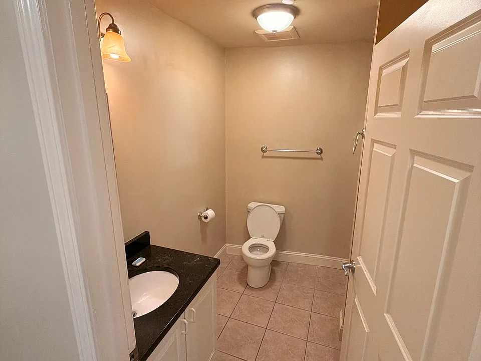 80 Middle St #102