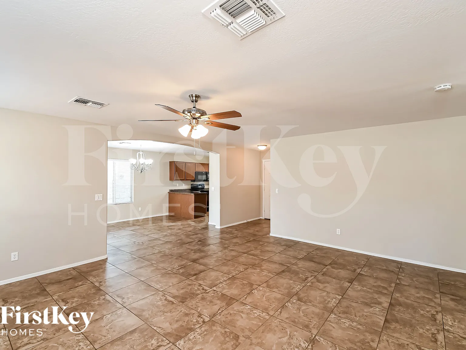 4 bed, 2.5 bath, 2010 sqft, $2,575 — Photo 3