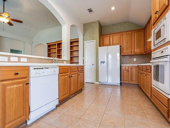 4th image of 5129 Stonecrest Dr