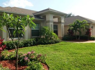 955 Moon Lake Dr, Naples, FL 34104