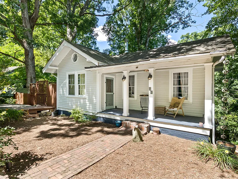 13 Parker Rd — Photo 1